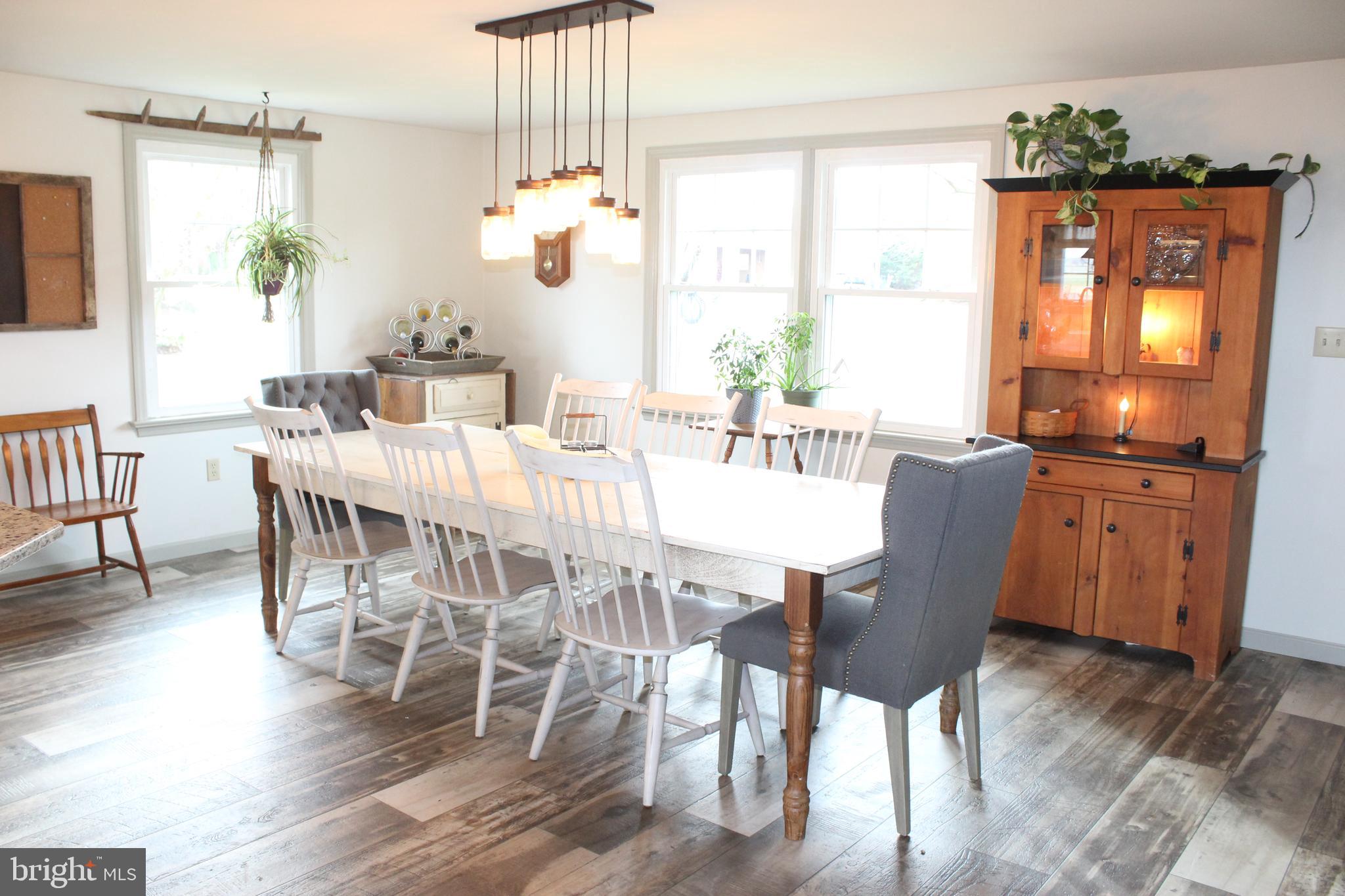 2307 Stumptown Road Lancaster, PA 17602 - Photo 5 of 38 Dining Area