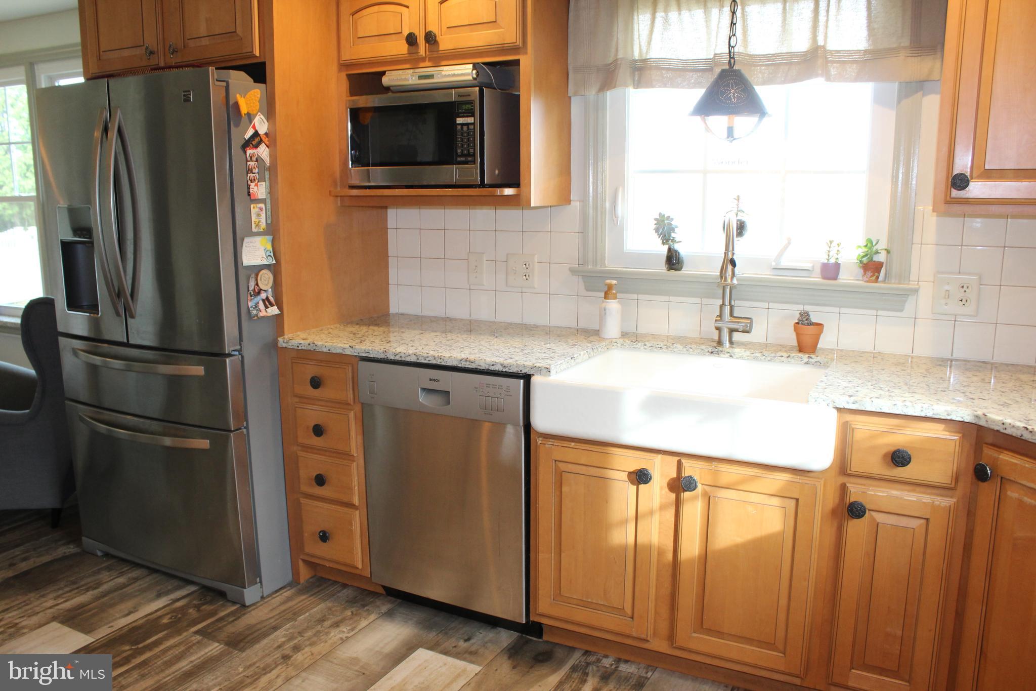 2307 Stumptown Road Lancaster, PA 17602 - Photo 9 of 38 Updated Kitchen
