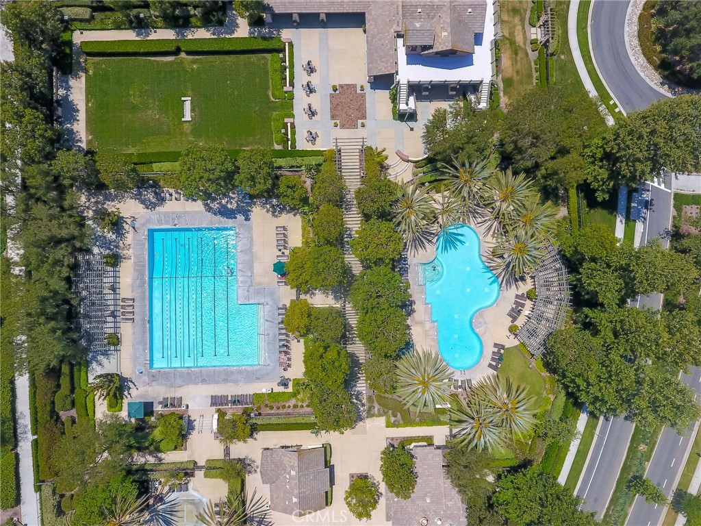 4 Toribeth Street, Unit 8 Ladera Ranch, CA 92694 - Photo 21 of 26 Pools and recreation area