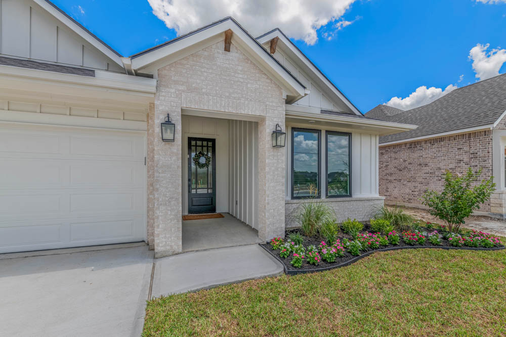 4103 Pennie Way Bryan, TX 77802 - Photo 4 of 25 Photos depict photos of a previously done Maria home. Please be aware that features, selections, and options may vary. For the most current information, contact the RNL Sales Team to obtain the latest selections book and floorplan