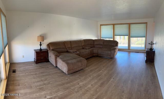 1662 South Euclid Road Grandview, WA 98930 - Photo 2 of 15 a living room with furniture and a window