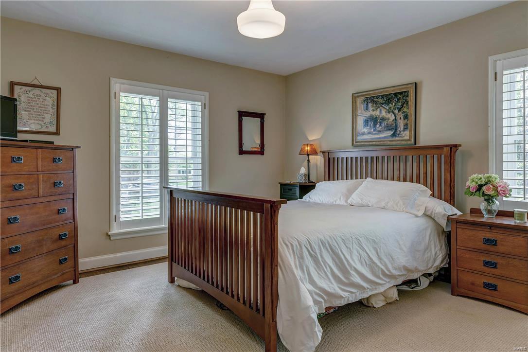13 South Covington Meadows Road St. Louis, MO 63132 - Photo 8 of 46 Gallery Image 8
