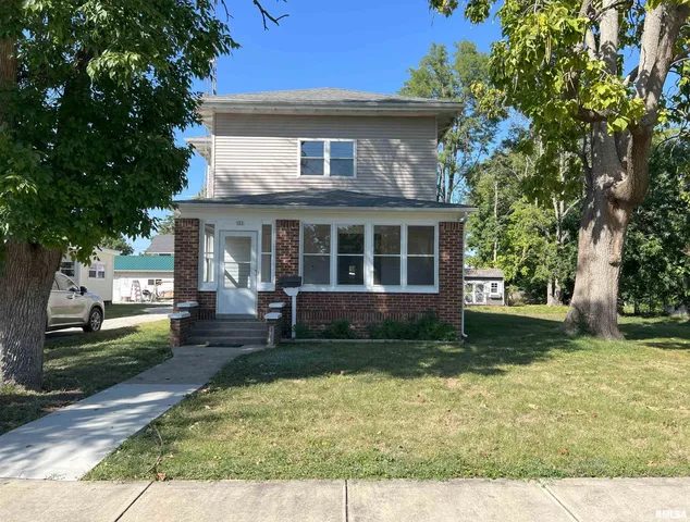 $169,000 | 121 East Tremont Street, Waverly, IL 62692