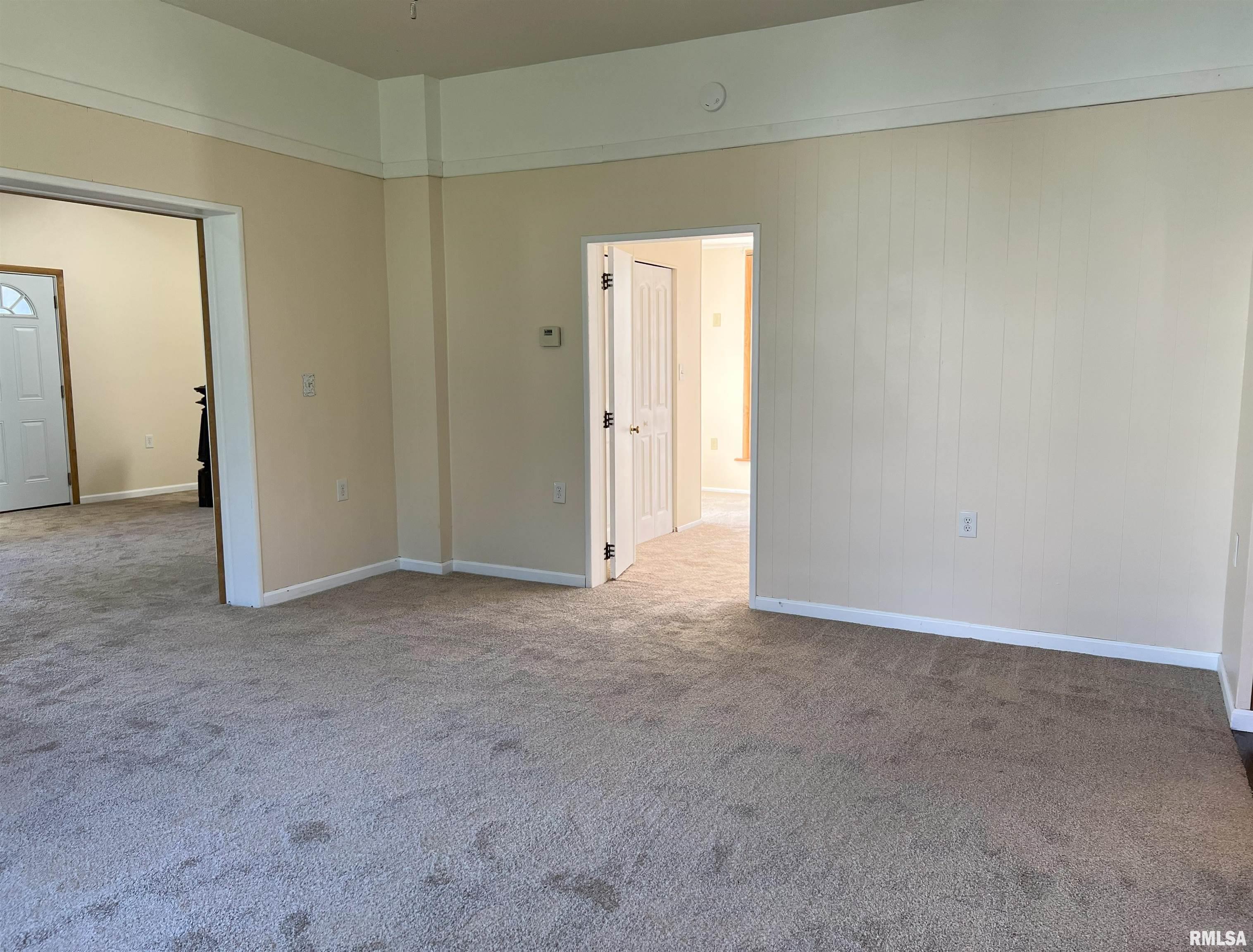 121 East Tremont Street Waverly, IL 62692 - Photo 11 of 48