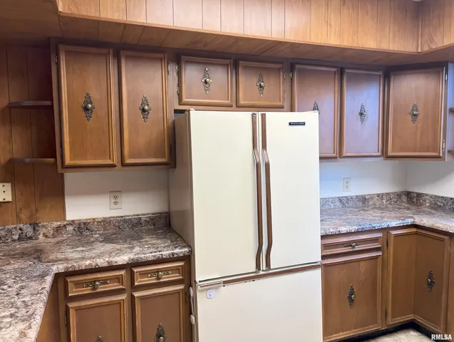 $169,000 | 121 East Tremont Street, Waverly, IL 62692