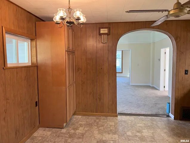 $169,000 | 121 East Tremont Street, Waverly, IL 62692