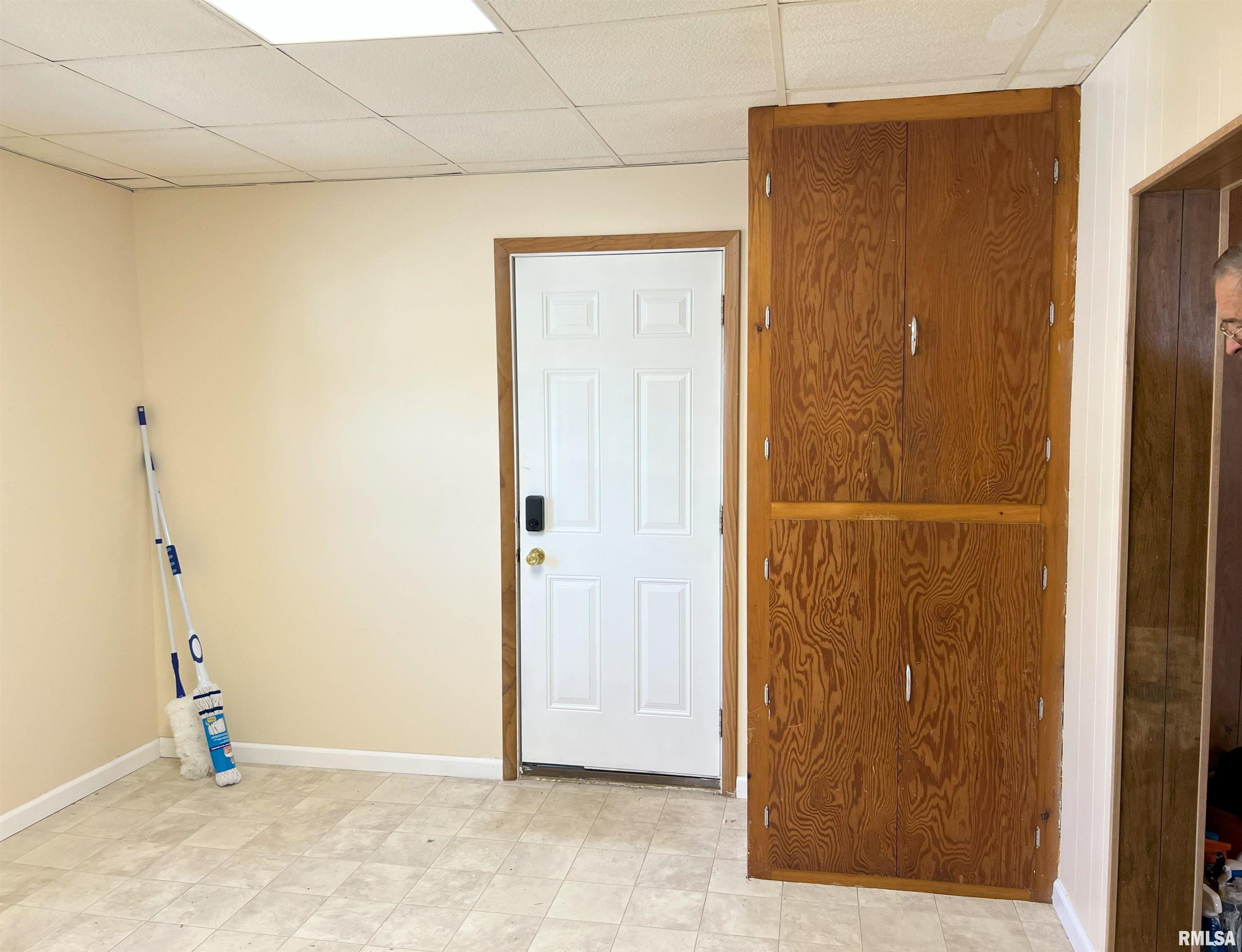 121 East Tremont Street Waverly, IL 62692 - Photo 20 of 48