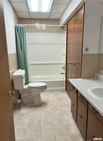 $169,000 | 121 East Tremont Street, Waverly, IL 62692