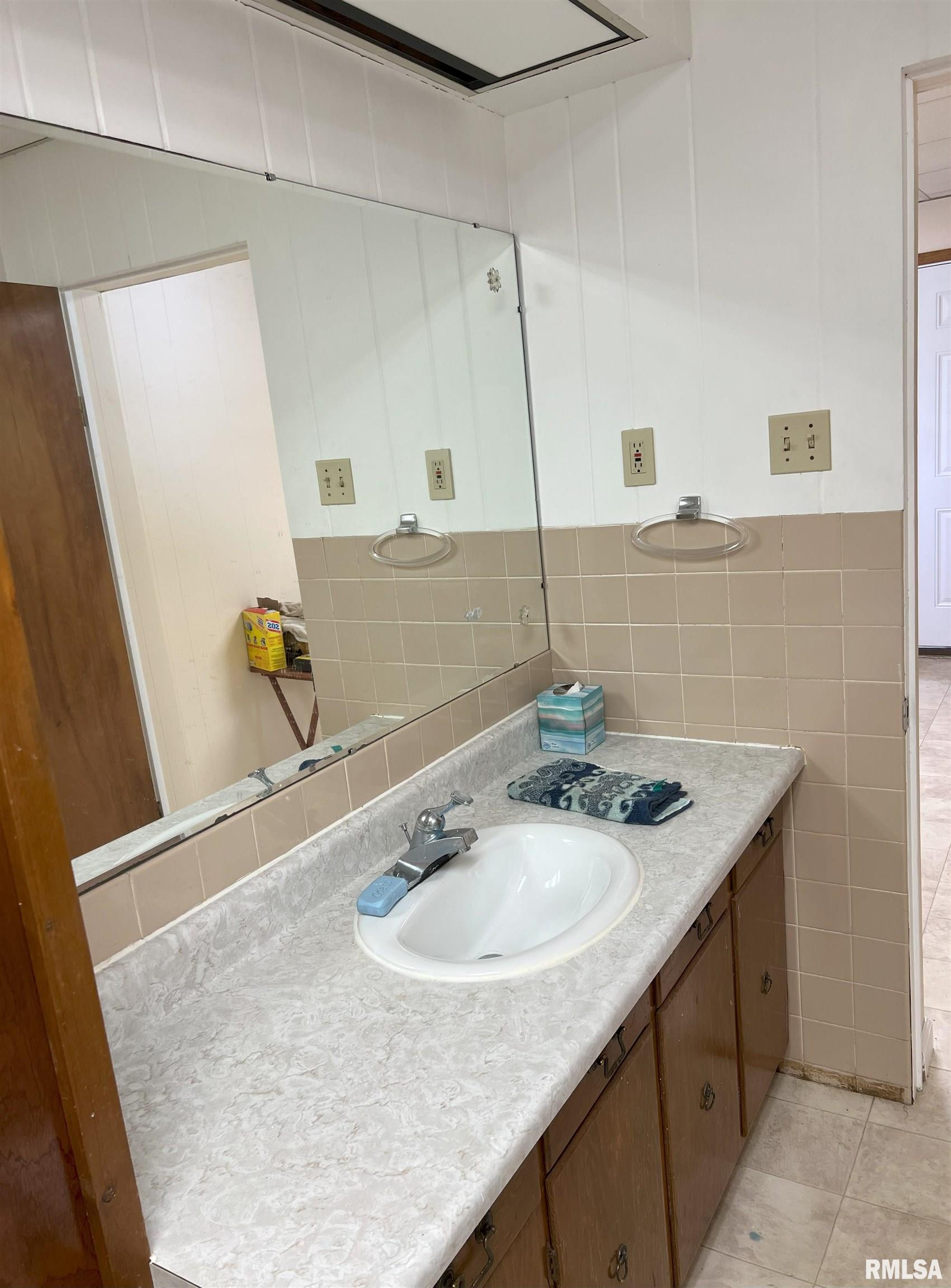 121 East Tremont Street Waverly, IL 62692 - Photo 22 of 48