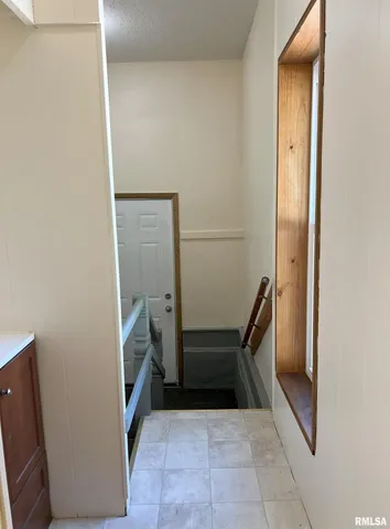 $169,000 | 121 East Tremont Street, Waverly, IL 62692