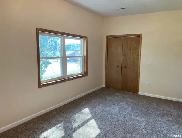 $169,000 | 121 East Tremont Street, Waverly, IL 62692