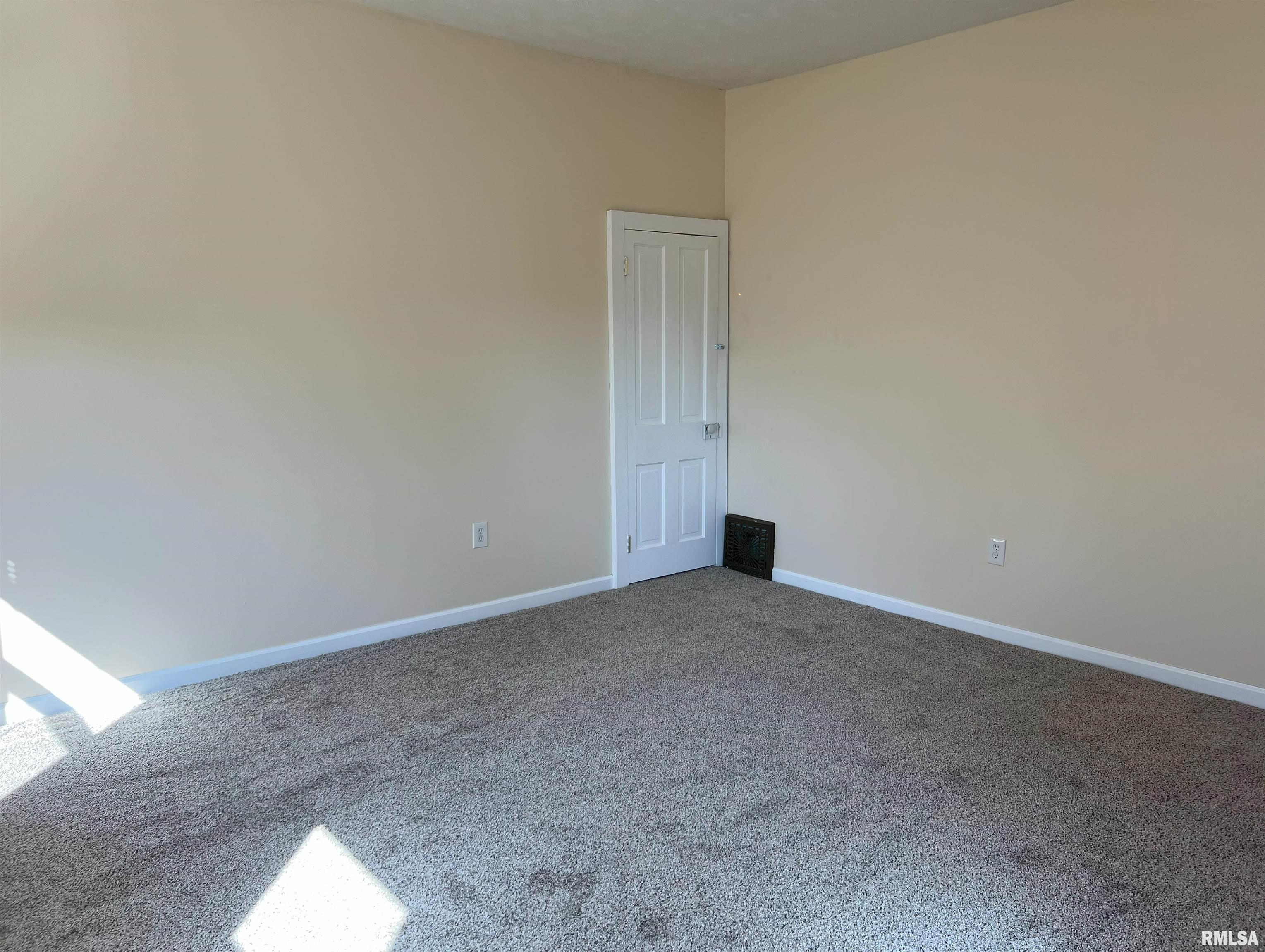 121 East Tremont Street Waverly, IL 62692 - Photo 29 of 48