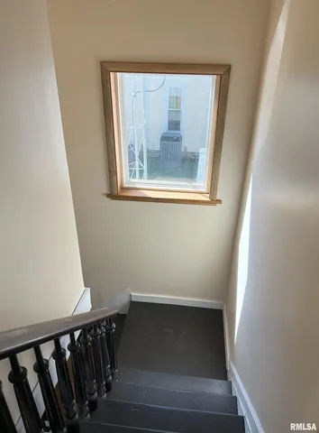 $169,000 | 121 East Tremont Street, Waverly, IL 62692