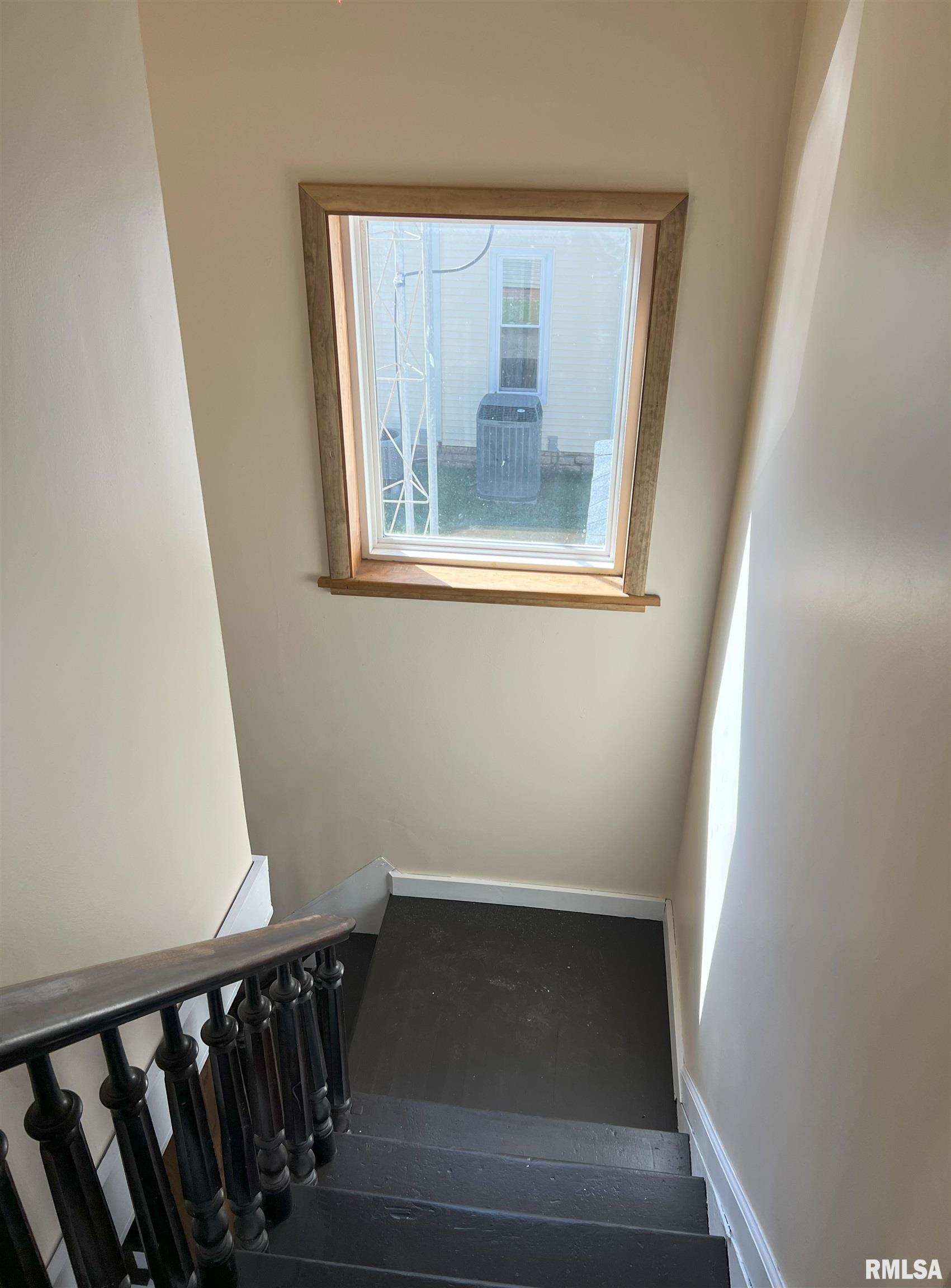 121 East Tremont Street Waverly, IL 62692 - Photo 35 of 48