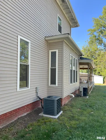 $169,000 | 121 East Tremont Street, Waverly, IL 62692