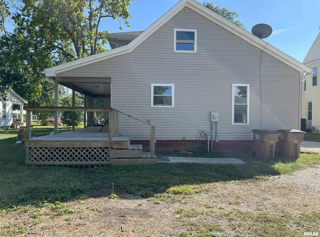 $169,000 | 121 East Tremont Street, Waverly, IL 62692