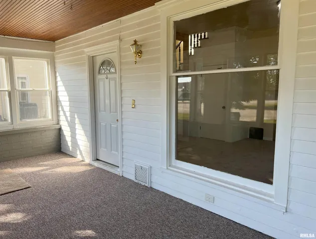 $169,000 | 121 East Tremont Street, Waverly, IL 62692