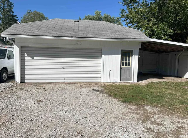 $169,000 | 121 East Tremont Street, Waverly, IL 62692