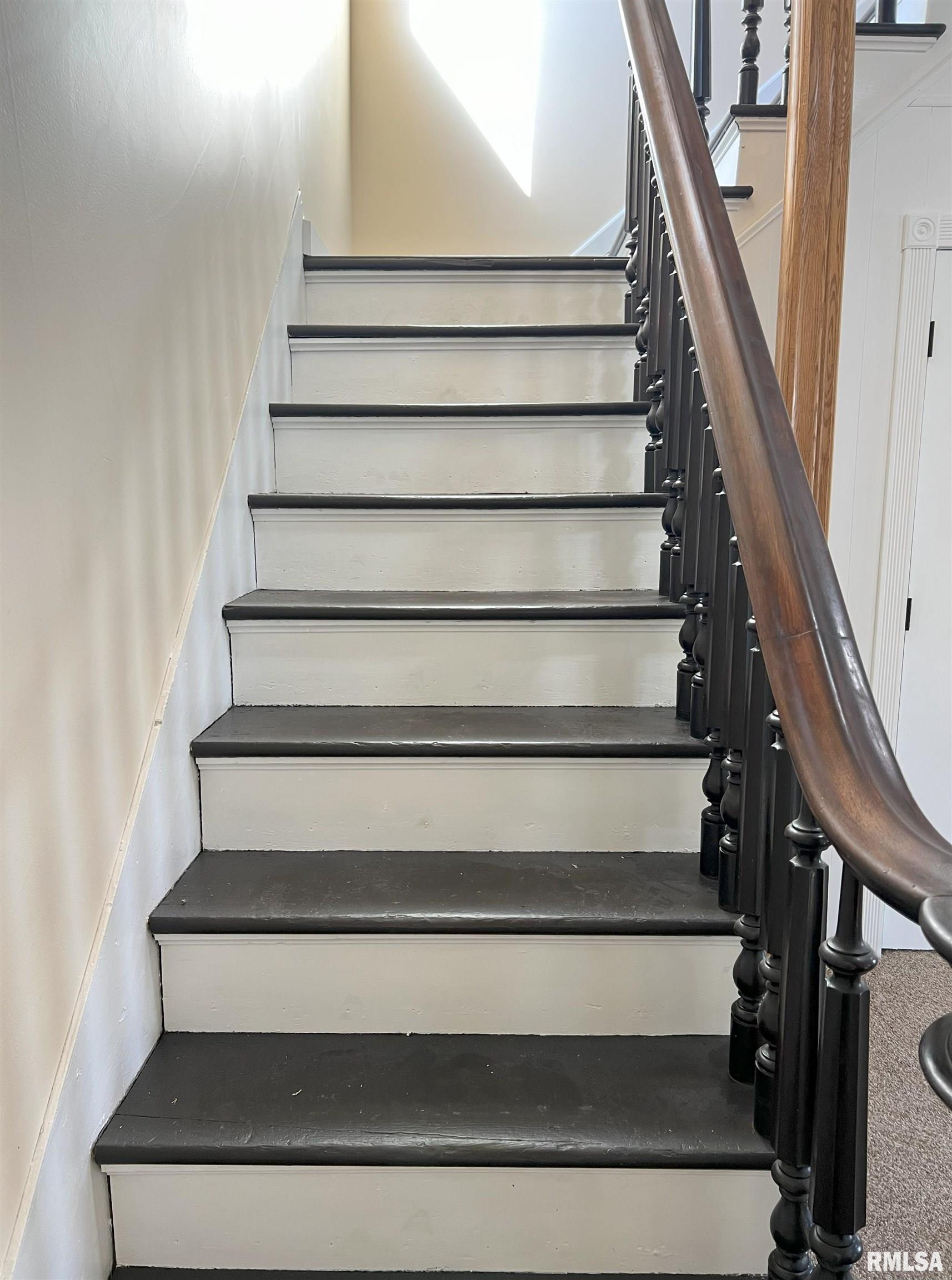 121 East Tremont Street Waverly, IL 62692 - Photo 8 of 48