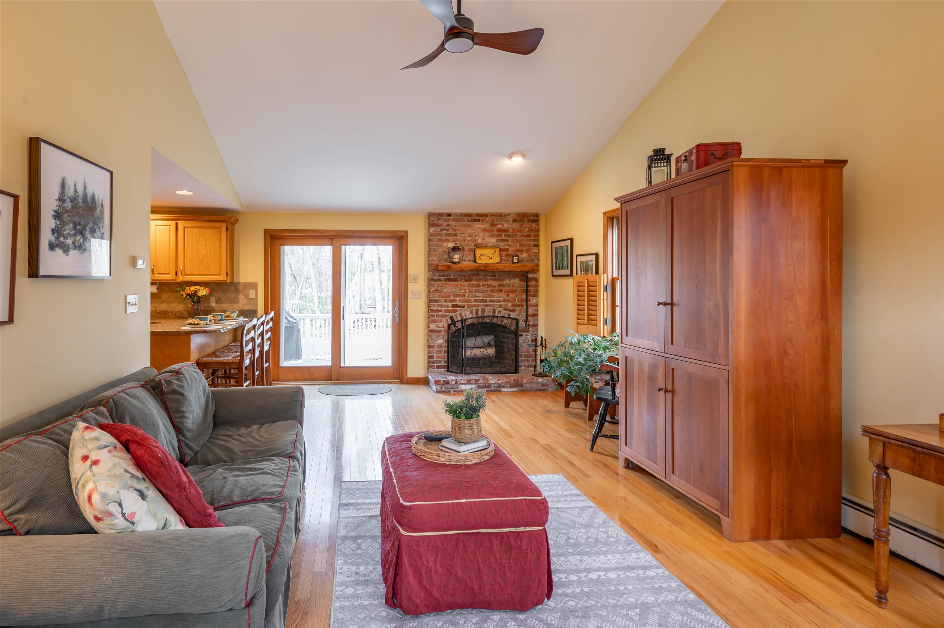 28 Peaslee Court Hampstead, NH 03841 - Photo 17 of 59