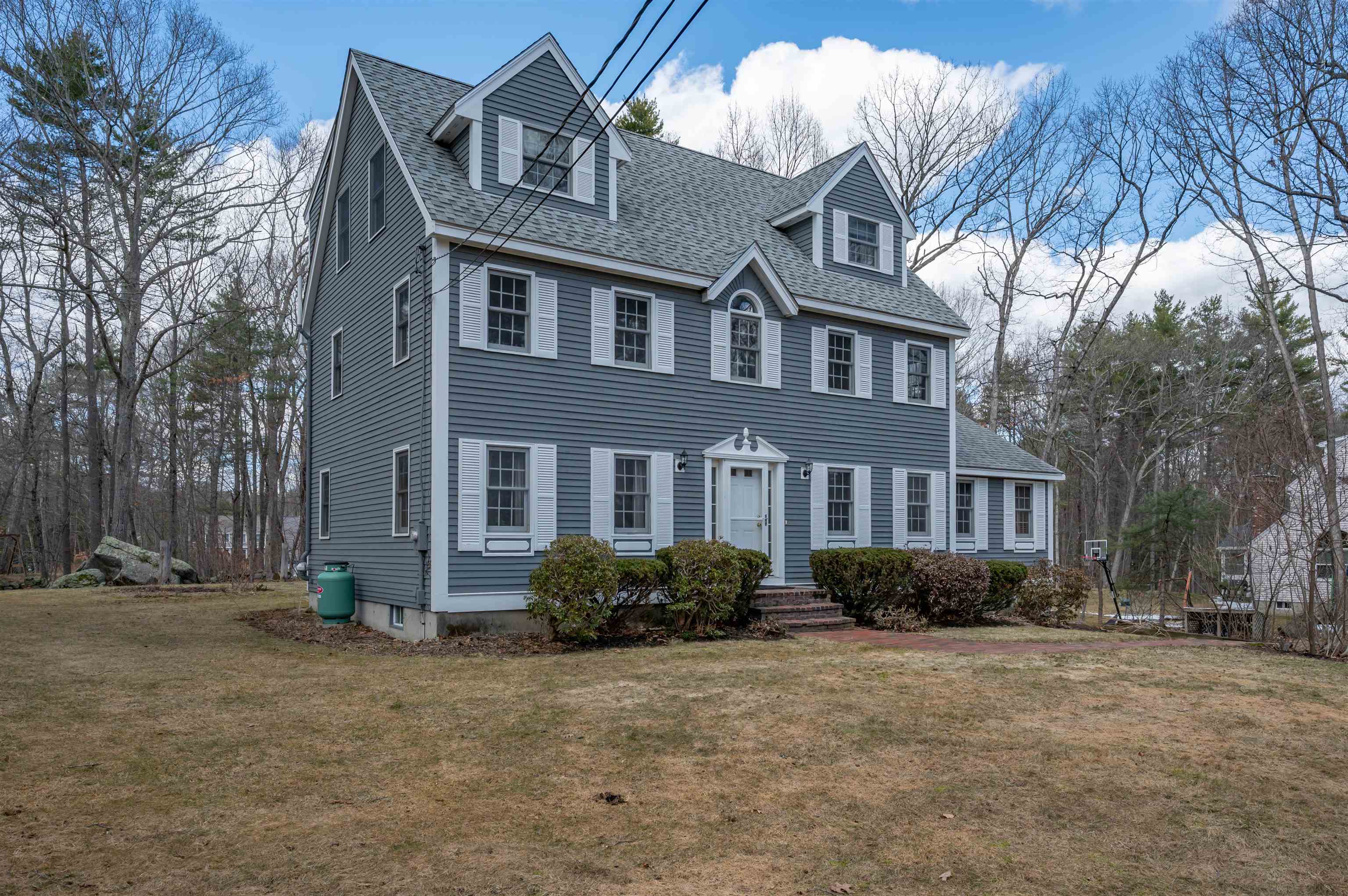 28 Peaslee Court Hampstead, NH 03841 - Photo 3 of 59