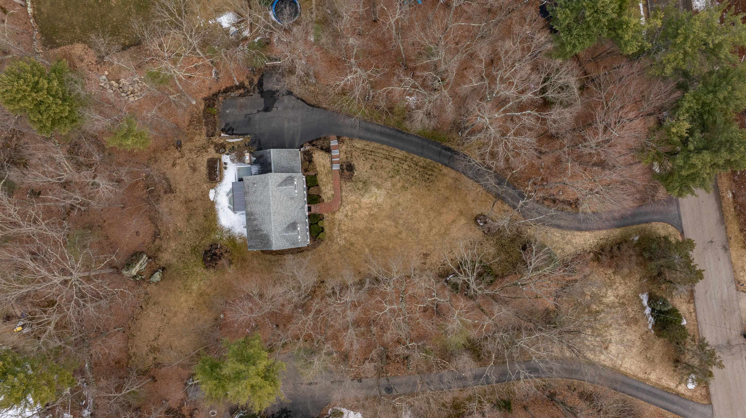 28 Peaslee Court Hampstead, NH 03841 - Photo 46 of 59