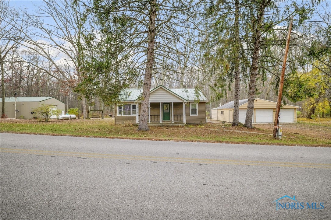 9900 Salisbury Road Monclova, OH 43542 - Photo 3 of 35 Gallery Image 3
