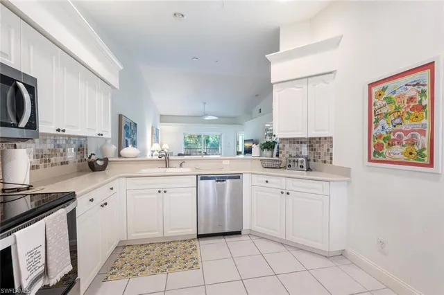 $525,000 | 8600 Naples Heritage Drive, Unit 526, Naples, FL 34112