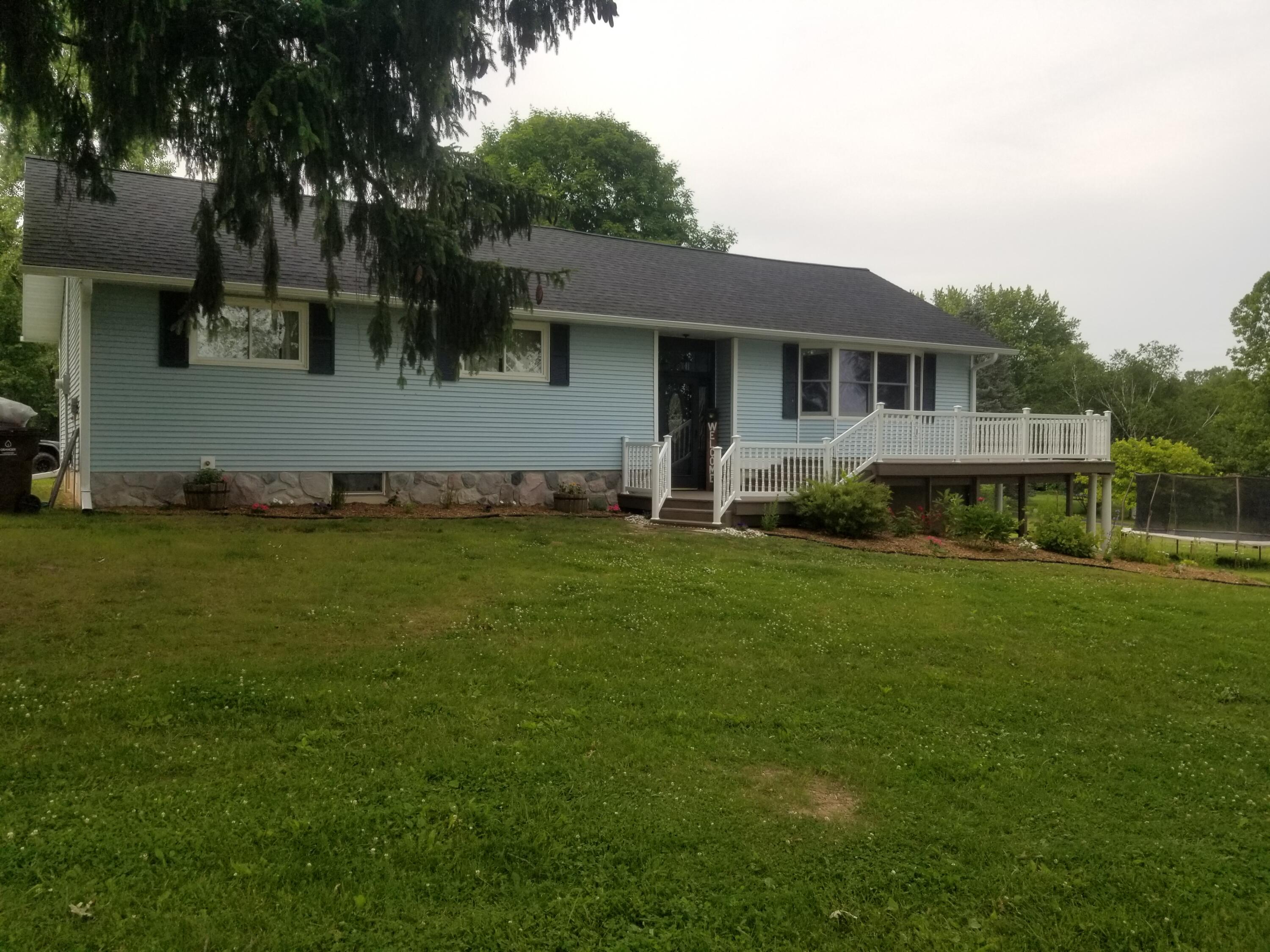 3226 Sayles Road Ionia, MI 48846 - Photo 2 of 36 20220619_190140