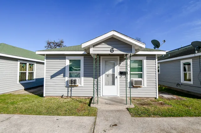 $900 | 5000 Noble Street, Unit 6, Houston, TX 77020