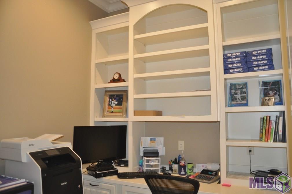 25837 Wax Road Denham Springs, LA 70726 - Photo 27 of 44 Office with built-ins