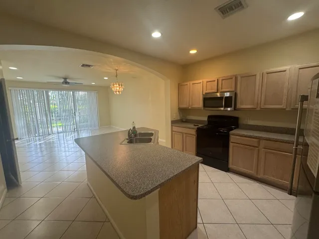 $2,600 | 8171 Bellagio Lane, Boynton Beach, FL 33472