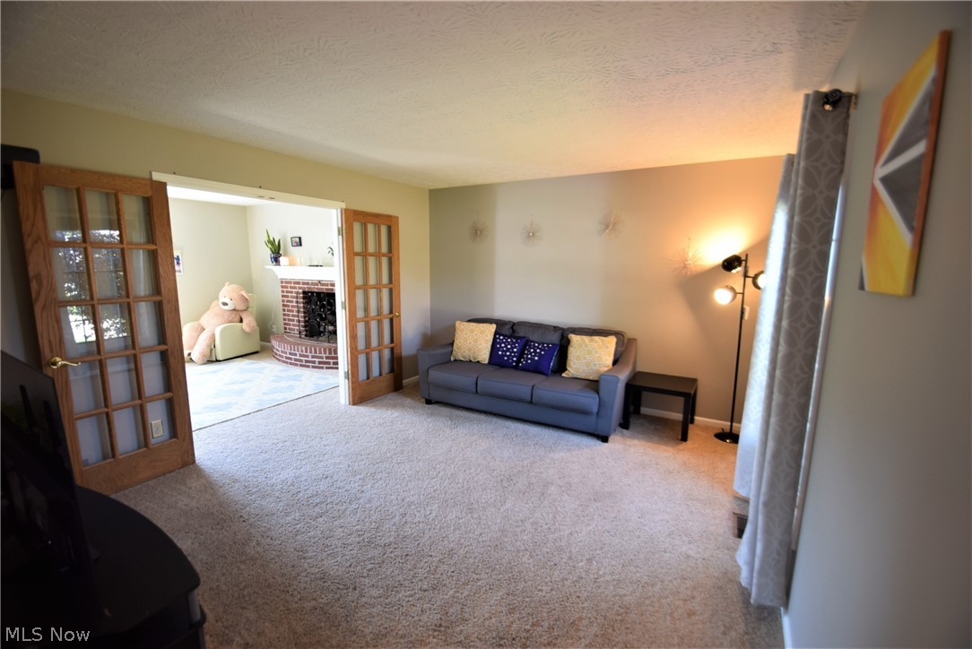 6184 Rockside Circle Northwest Canton, OH 44718 - Photo 2 of 31 Nice Large Living Room - Opens to Family Room