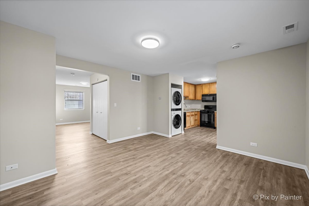 56 North Victoria Lane, Unit C Streamwood, IL 60107 - Photo 2 of 25