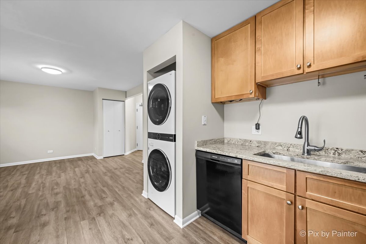 56 North Victoria Lane, Unit C Streamwood, IL 60107 - Photo 4 of 25