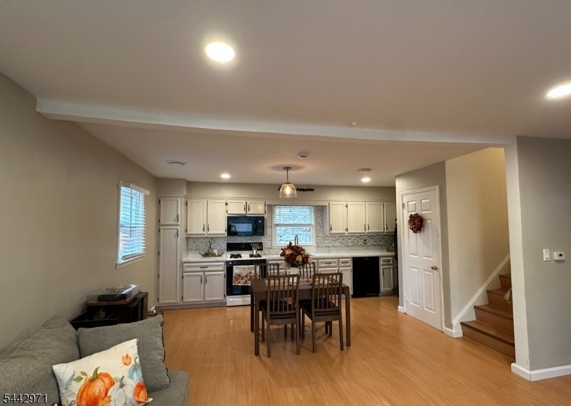 89 Knolls Road Bloomingdale, NJ 07403 - Photo 2 of 10