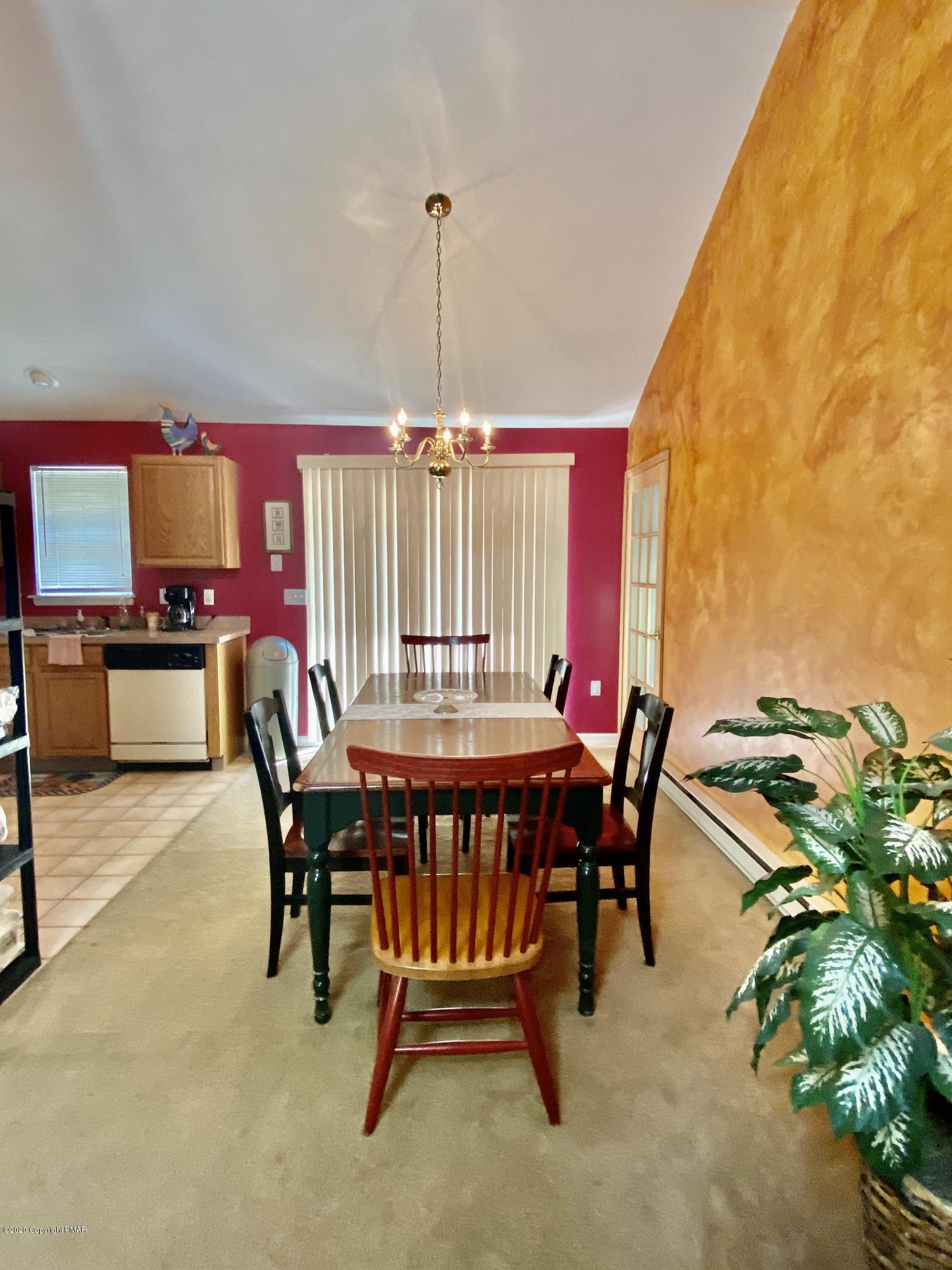 2248 Eagle Path Bushkill, PA 18324 - Photo 3 of 18 Dinning Area