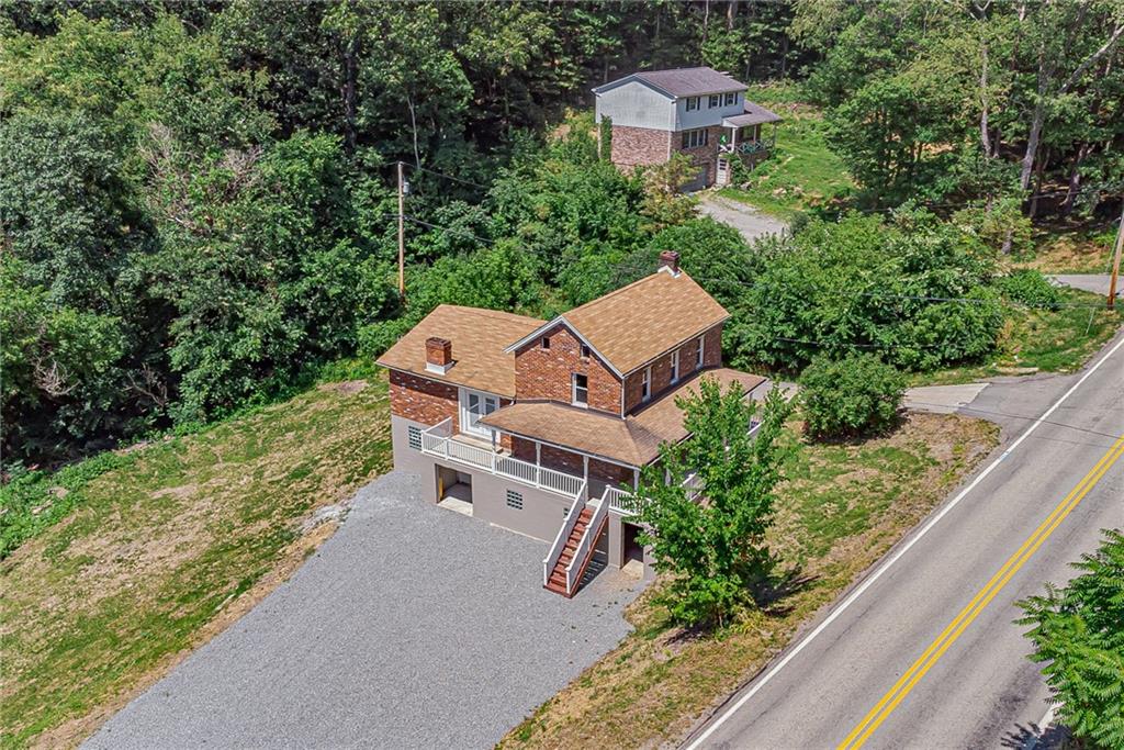 981 Middletown Road New Stanton, PA 15672 - Photo 3 of 25 Gallery Image 3
