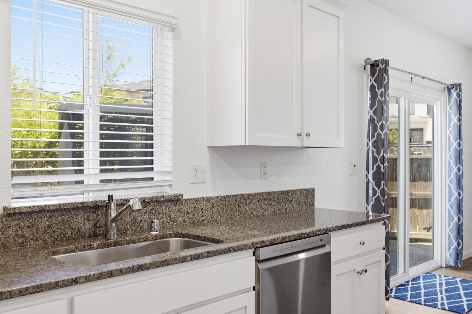 12201 Encanto Way Rancho Cordova, CA 95742 - Photo 13 of 38