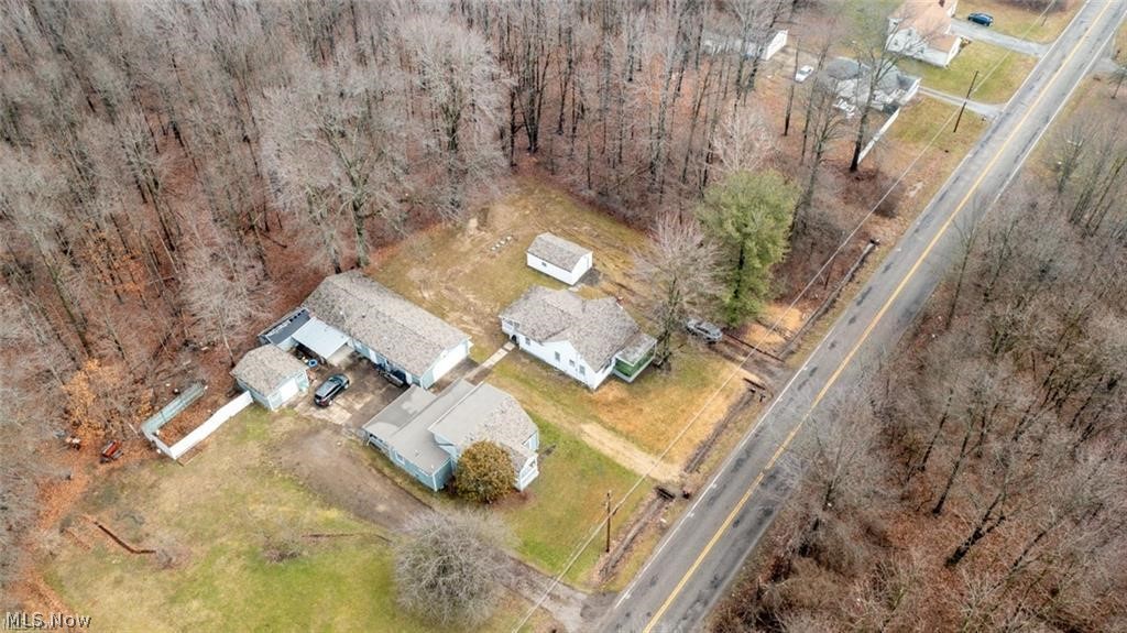 3986 Crum Road Austintown, OH 44515 - Photo 12 of 26 private and wooded