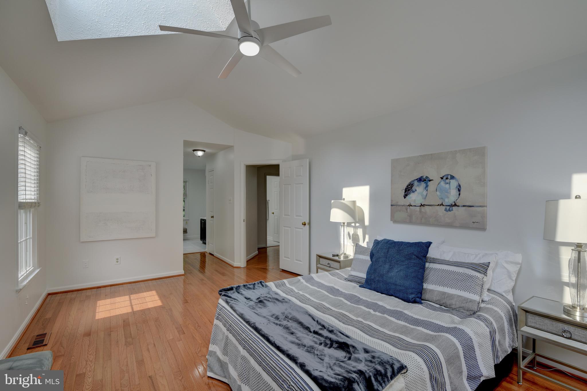 11600 Springhouse Place Reston, VA 20194 - Photo 14 of 28 Sizable Primary Suite w/Walk-in Closet.