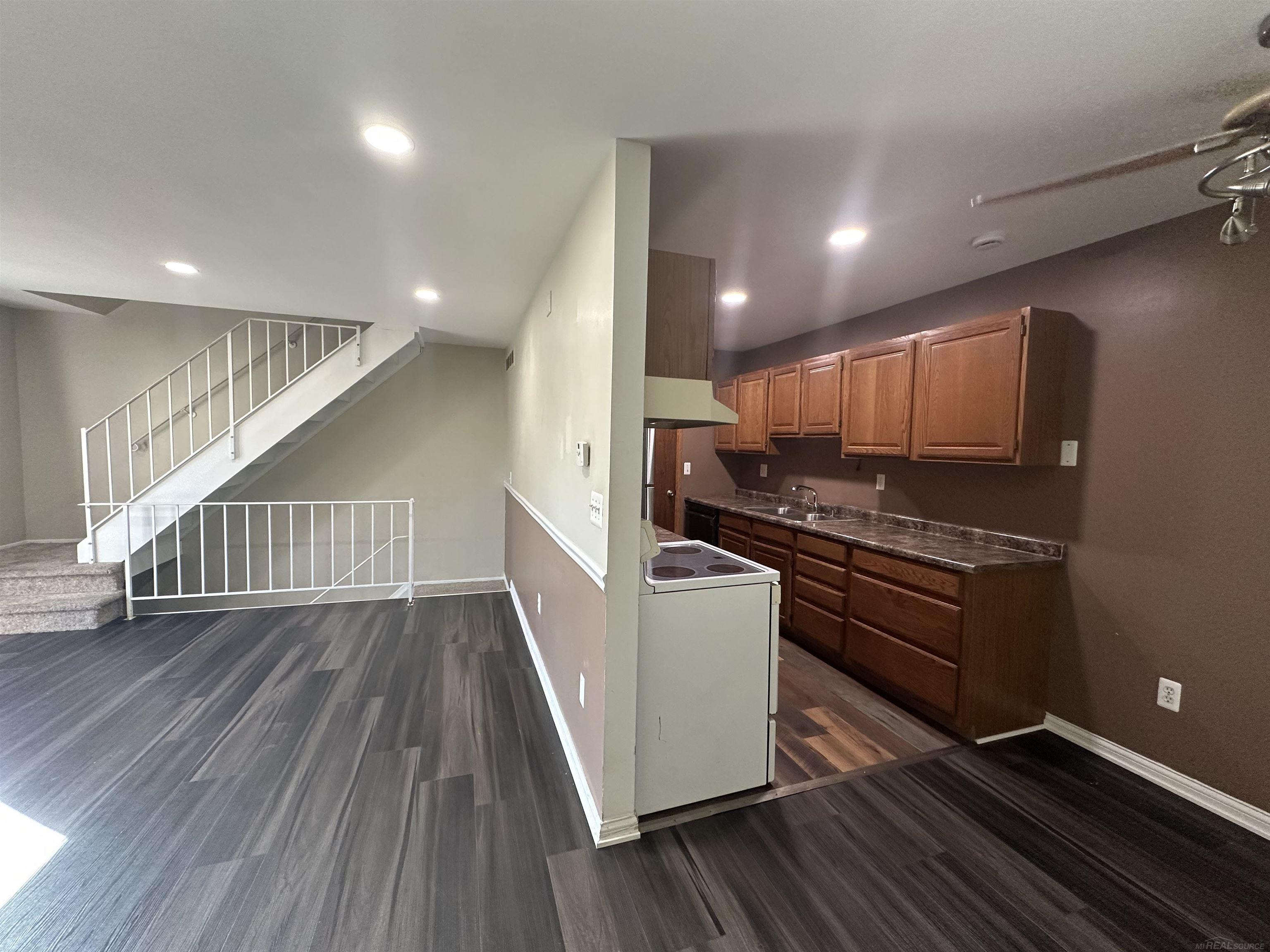 28219 Raleigh Crescent Drive New Baltimore, MI 48051 - Photo 17 of 35