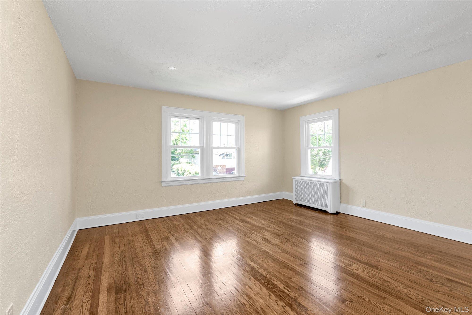 15 Hampton Road Lynbrook, NY 11563 - Photo 15 of 22 Bedroom #3