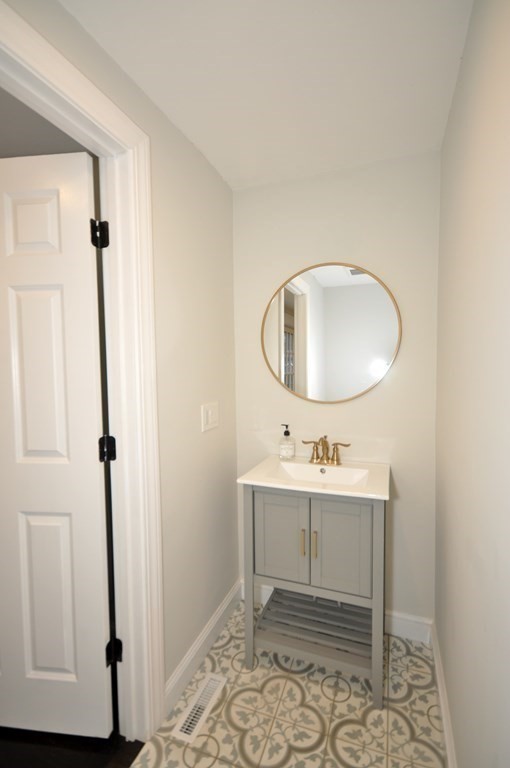 15 Moccasin Path Arlington, MA 02474 - Photo 24 of 42