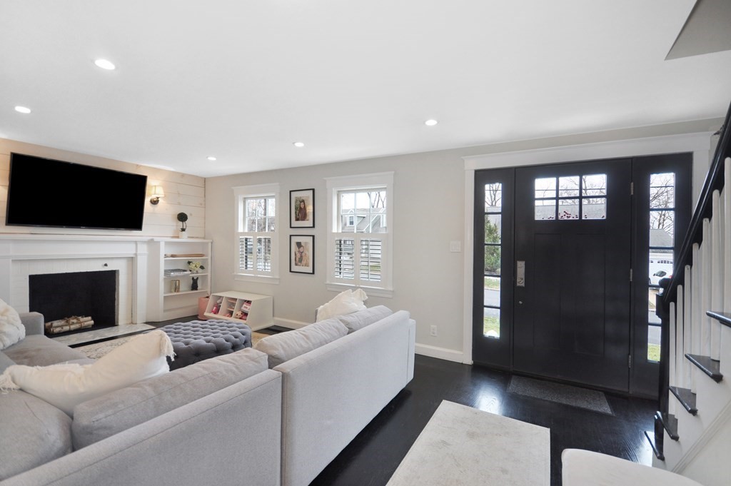 15 Moccasin Path Arlington, MA 02474 - Photo 4 of 42