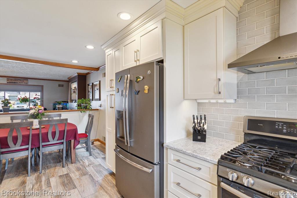 45850 Edgewater Street Chesterfield, MI 48047 - Photo 13 of 61