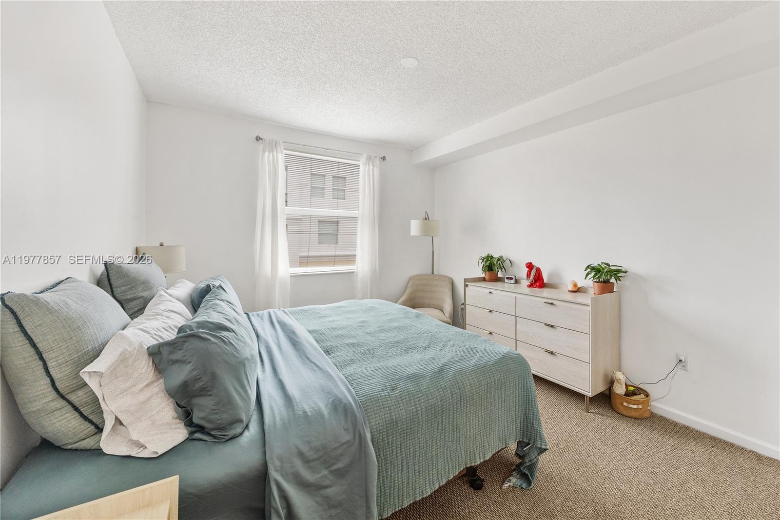 17100 North Bay Road, Unit 1810 Sunny Isles Beach, FL 33160 - Photo 17 of 36