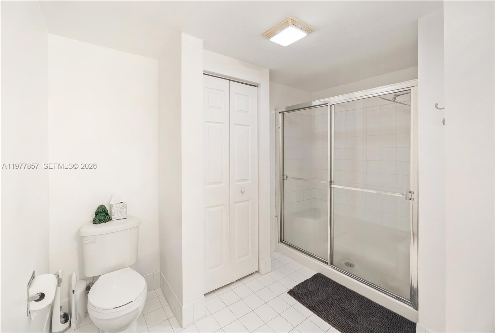 17100 North Bay Road, Unit 1810 Sunny Isles Beach, FL 33160 - Photo 26 of 36