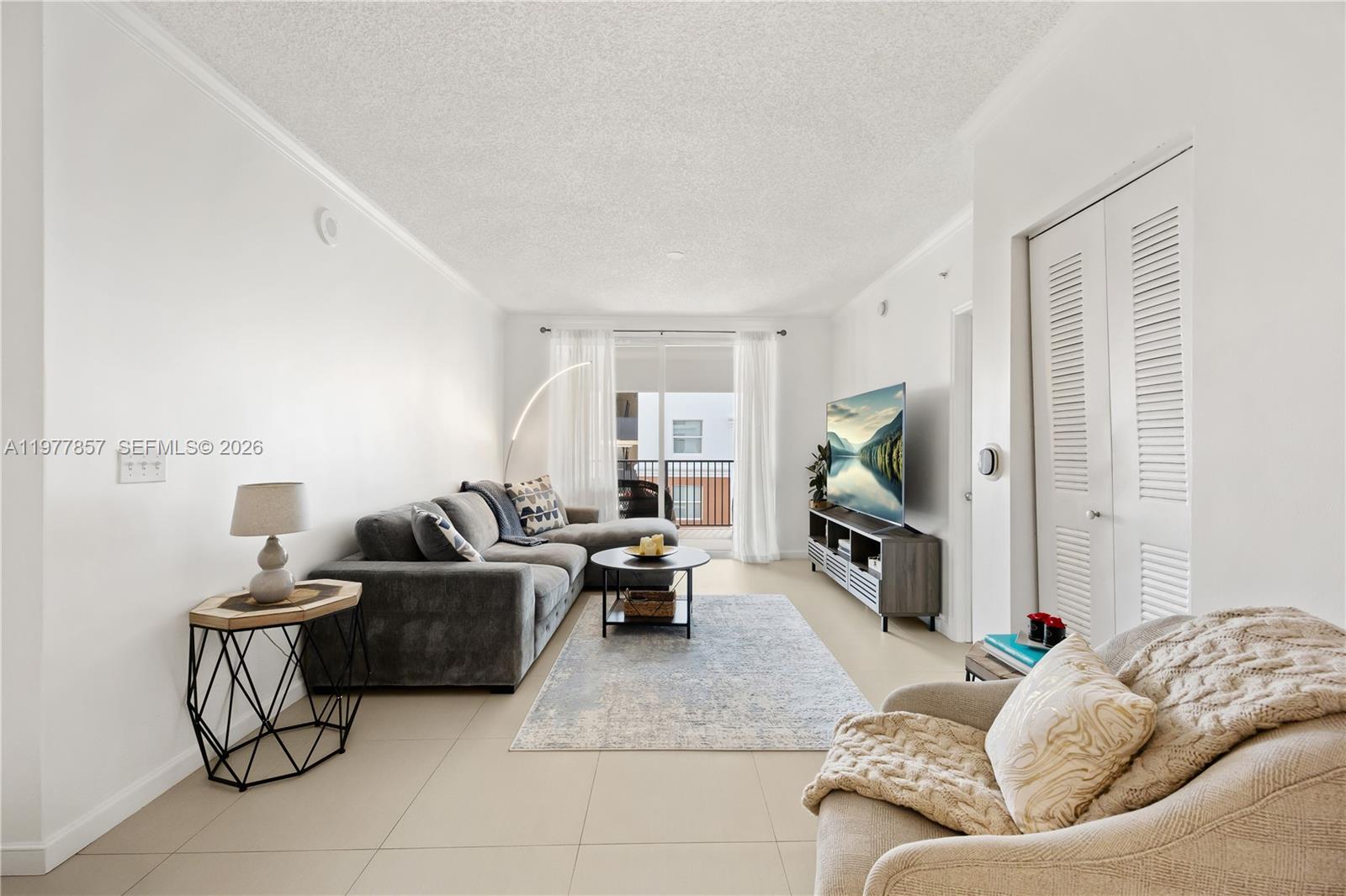 17100 North Bay Road, Unit 1810 Sunny Isles Beach, FL 33160 - Photo 4 of 36