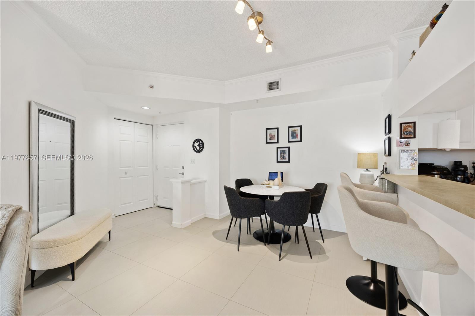 17100 North Bay Road, Unit 1810 Sunny Isles Beach, FL 33160 - Photo 6 of 36